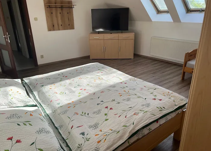 Podkrovni Apartman Se Spolecnym Bazenem